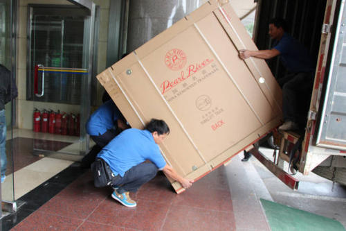 岳麓钢琴贵重工艺品无忧运